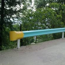 波形护栏 守护道路安全的“温柔战士”