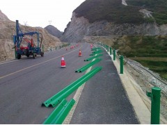 巴东乡村公路护栏板 如何选择武汉的波形护栏板厂家？